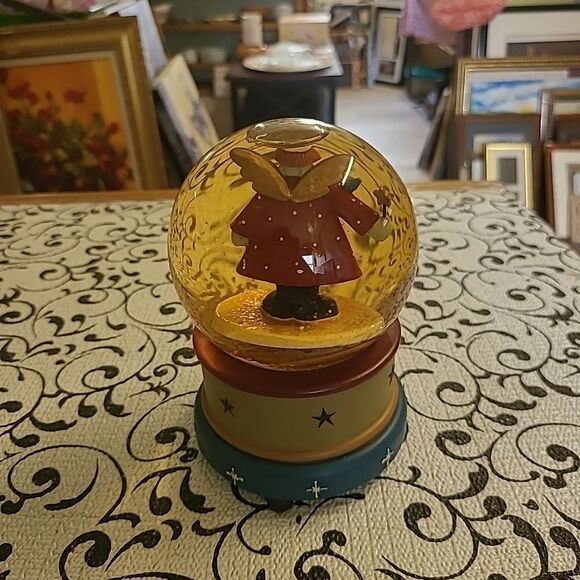 2007 Peace Snowglobe Music Box - Picture 4 of 5
